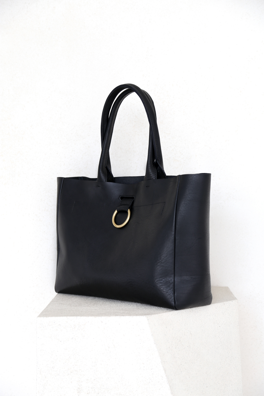 Ring Tote Black - Corîu - Leather Bags