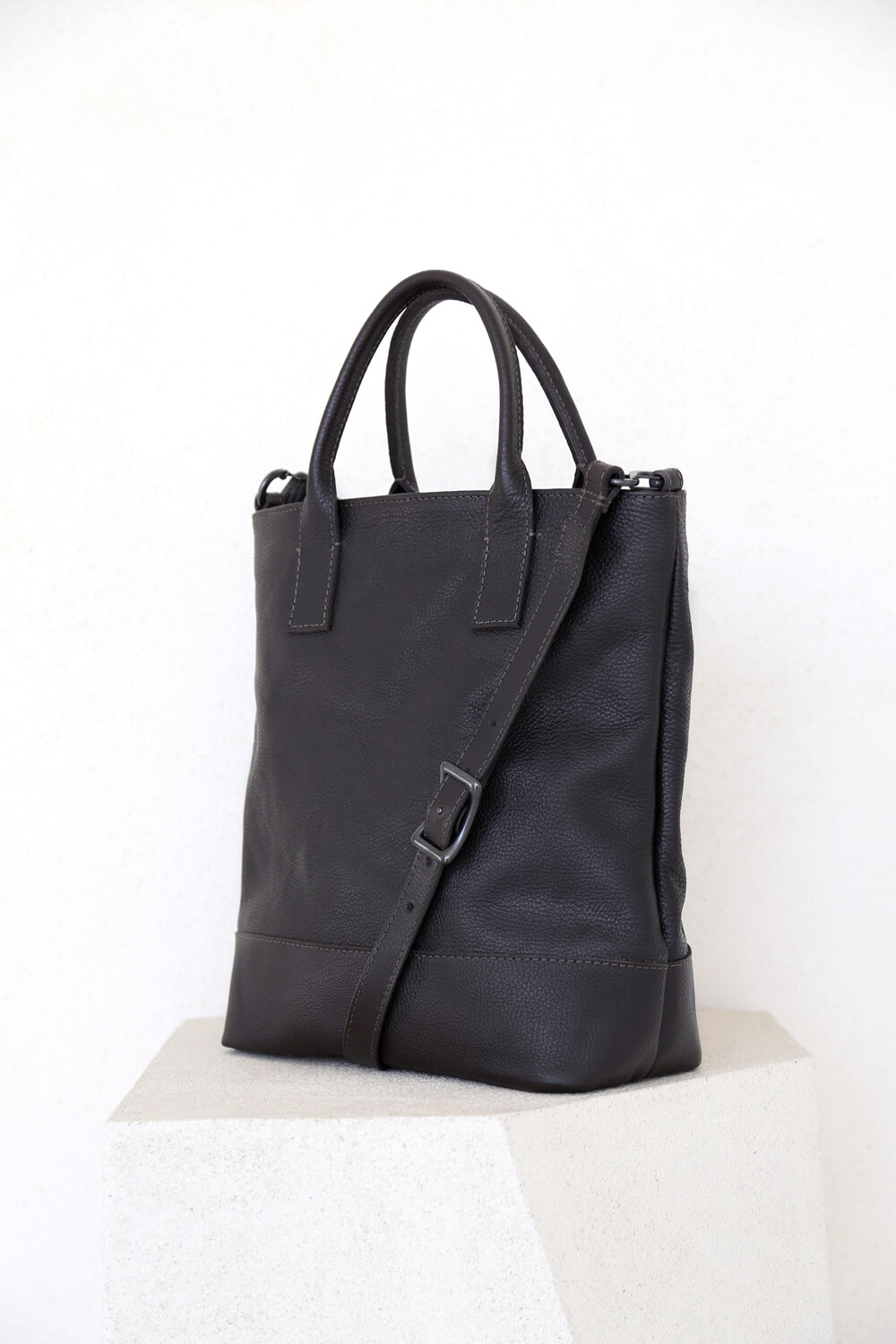 V Tote Bison - Corîu - Leather Bags