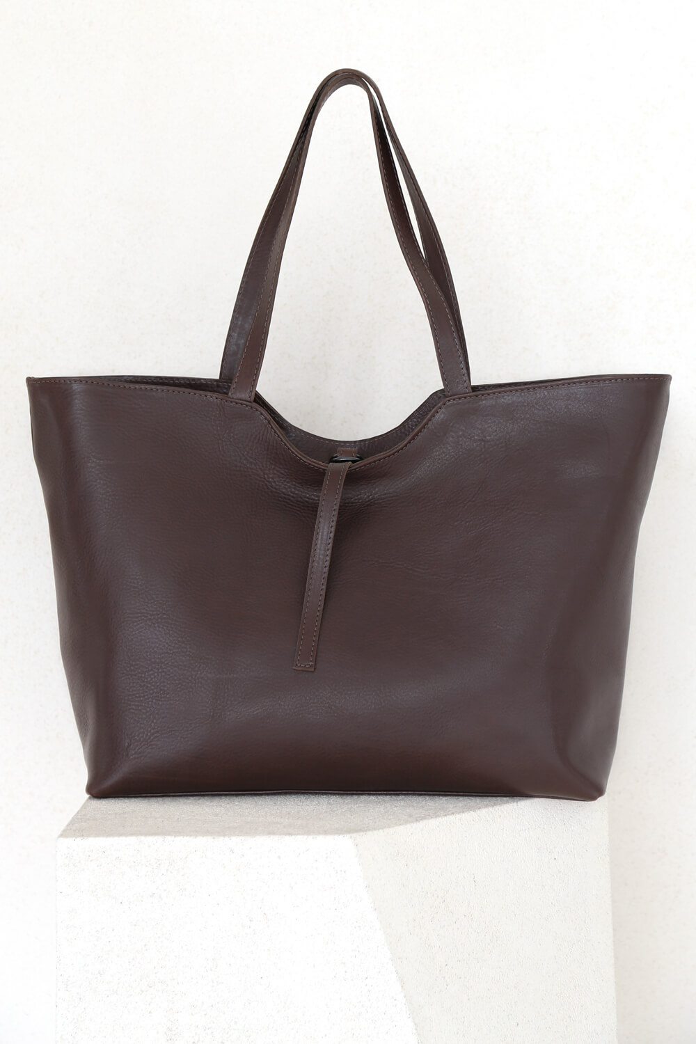 Shaped Shopper Moro - Corîu - Leather Bags